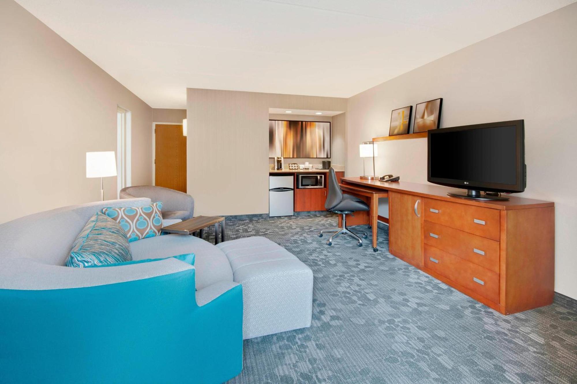 Courtyard By Marriott Savannah Midtown Exterior foto